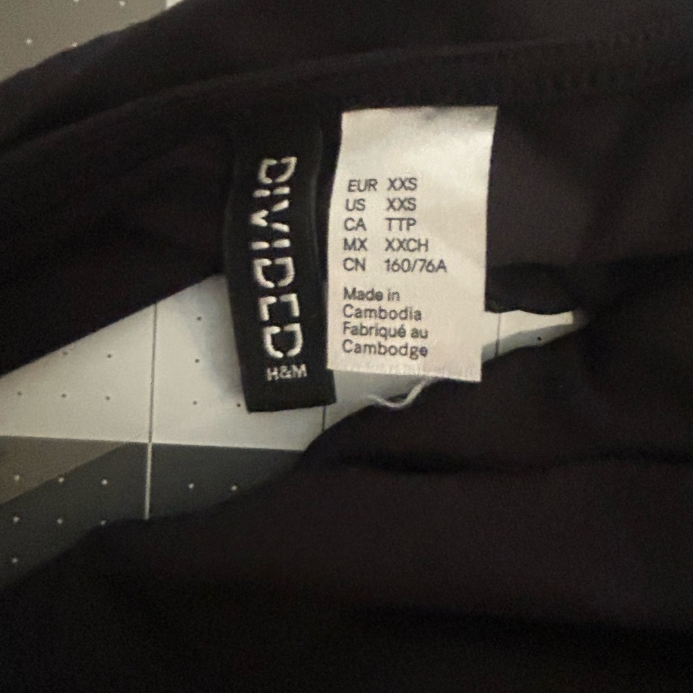 H&M Divided Black Garment - Picture 6 of 6